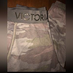 Victoria Sport camo joggers
